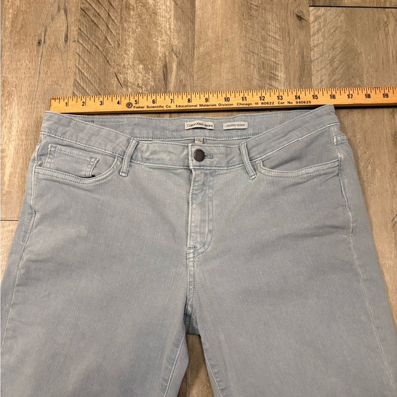Calvin Klein Women’s Jeans Y2K light washed Denim size 12 cropped skinny - Picture 6 of 7